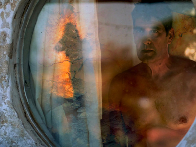Immagine film "Light Falls Vertical" di Efthymia Zymvragakii