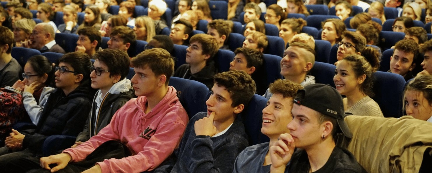ragazzini al cinema 