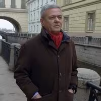 Ezio Mauro presenta il suo documentario sulla Rivoluzione Russa “Cronache di una Rivoluzione”. Video a cura di Francesco Fasiolo, regia di Sonny Anzellotti.